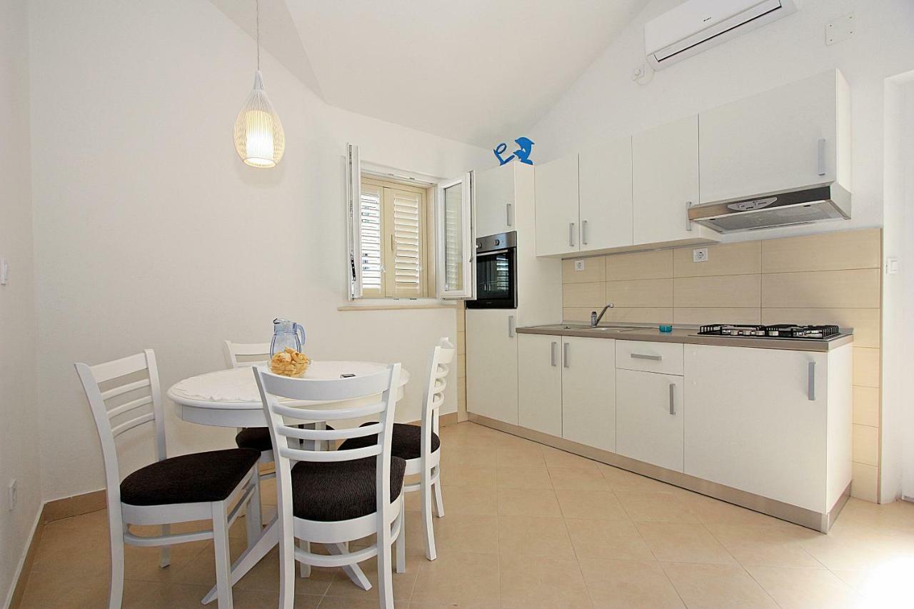 Apartmani Nila Pucisca Εξωτερικό φωτογραφία