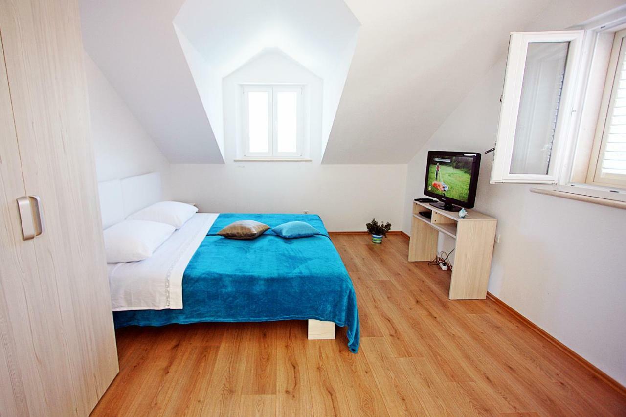 Apartmani Nila Pucisca Εξωτερικό φωτογραφία